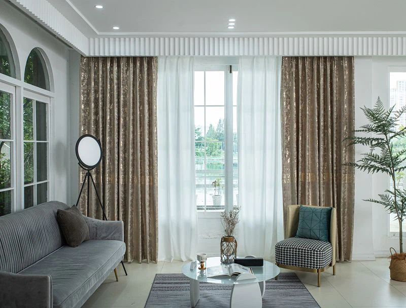 Tirai Baldu Holland dengan Corak Bulu dan Kerajang Emas