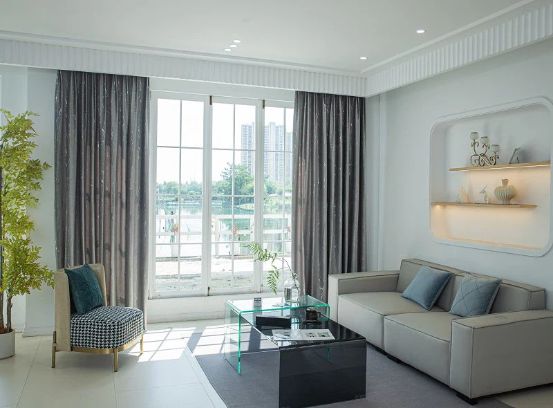 Tirai Baldu Holland dengan Corak Kilat dan Kerajang Perak